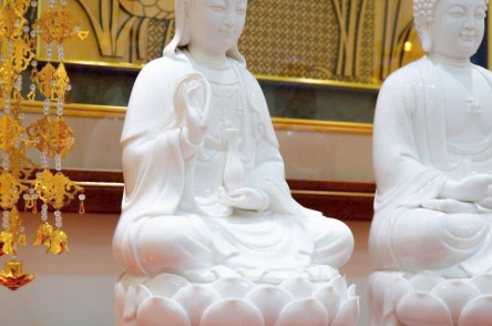 Phật Quan Âm là ai? Ý nghĩa, Hình tượng & Cách thờ Quan Âm Bồ Tát
